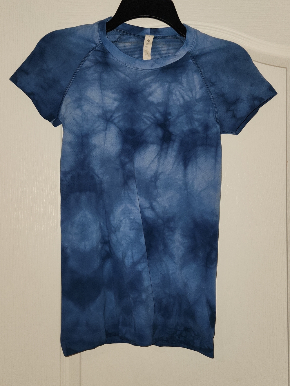 lululemon athletica Blue Tie-Dye Short Sleeve Tee